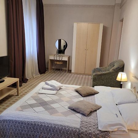 Home Hotel Apartments On Khreshchatyk Area Kijów Zewnętrze zdjęcie